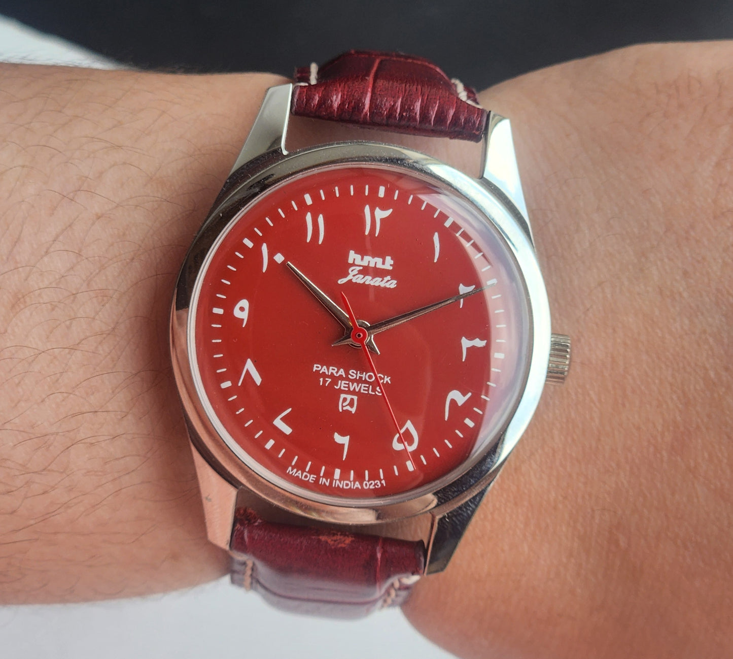 Vintage MOD HMT Janata Urdu/Arabic Hand Winding 17 Jewels Red Face 35MM Silver Case Red Leather Strap Men's Wrist Watch G69