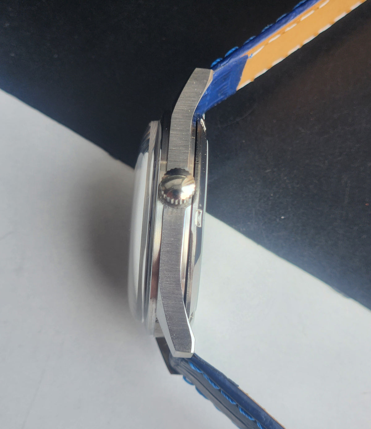 Vintage MOD HMT Janata Urdu/Arabic Hand Winding 17 Jewels Blue Face 35MM Silver Case Blue Leather Strap Men's Wrist Watch G74