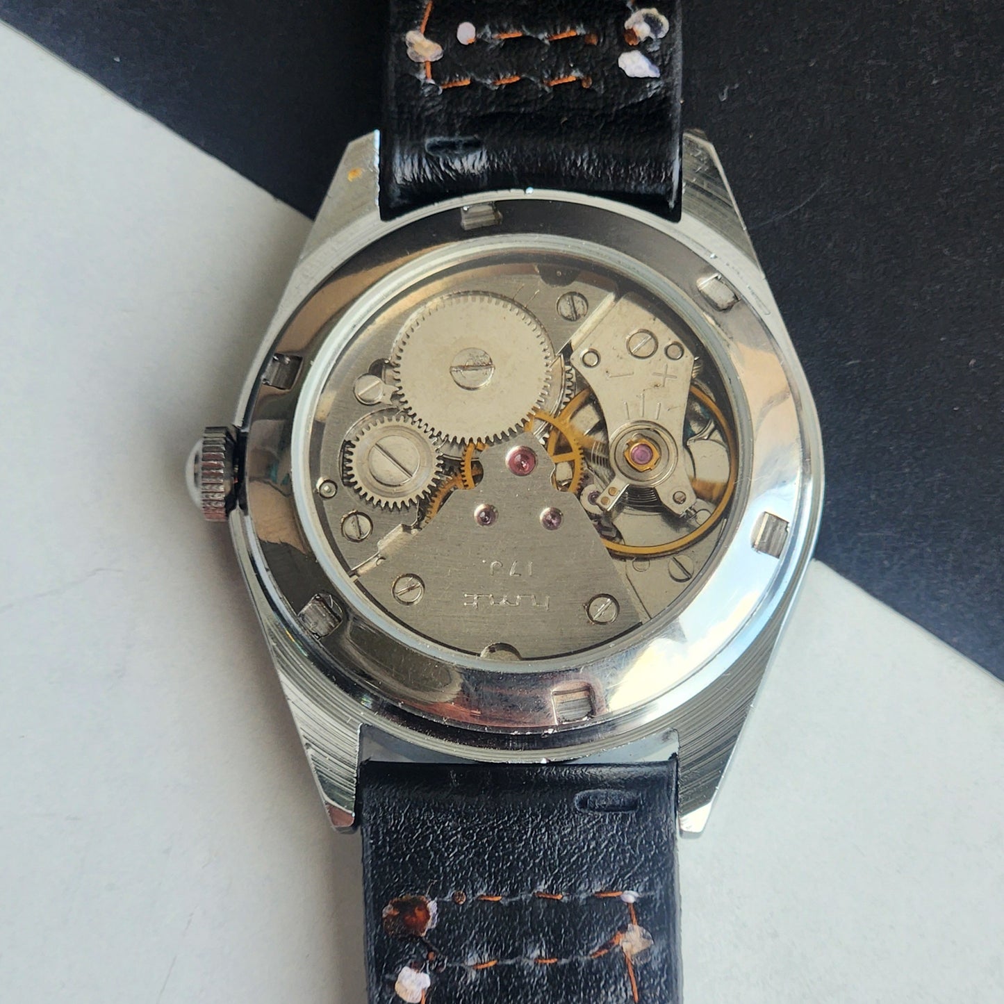 Vintage HMT Himalaya Hand Winding 17 Jewels Pink Face 35mm Silver Case With Fluted Bezel Black Leather Strap Men's Wrist Watch G77