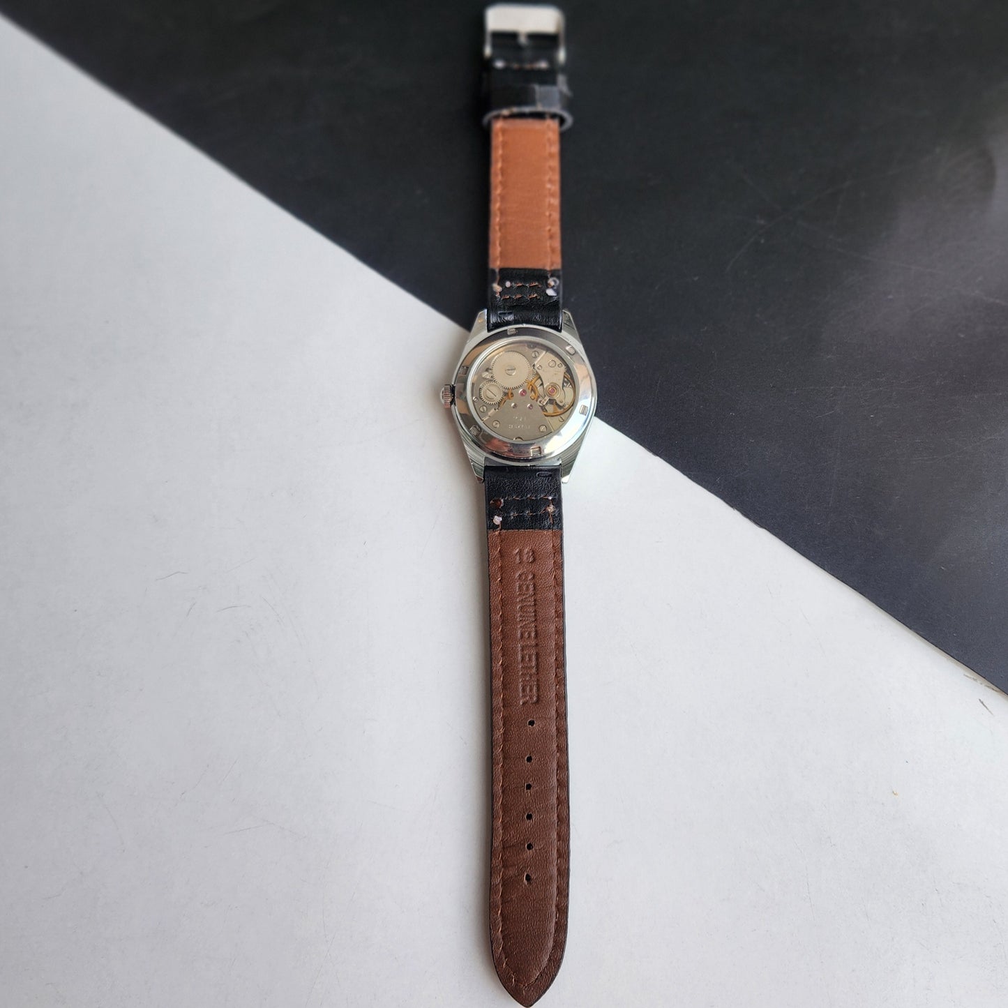 Vintage HMT Himalaya Hand Winding 17 Jewels Pink Face 35mm Silver Case With Fluted Bezel Black Leather Strap Men's Wrist Watch G77
