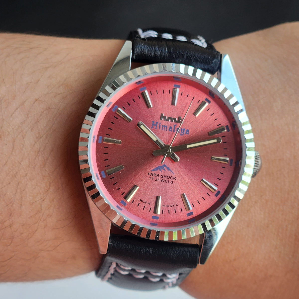 Vintage MOD HMT Himalaya Hand Winding 17 Jewels Pink Face 35mm Silver Case With Fluted Bezel Black Leather Strap Men's Wrist Watch G77