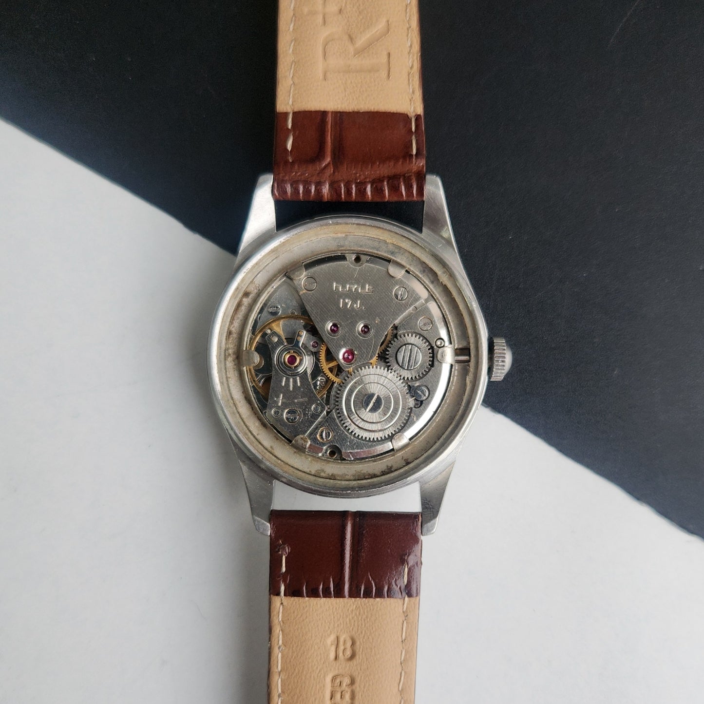 Vintage HMT Janata Devanagari Hand Winding 17 Jewels Red Face 35mm Silver Case Brown Leather Strap Men's Wrist Watch G80