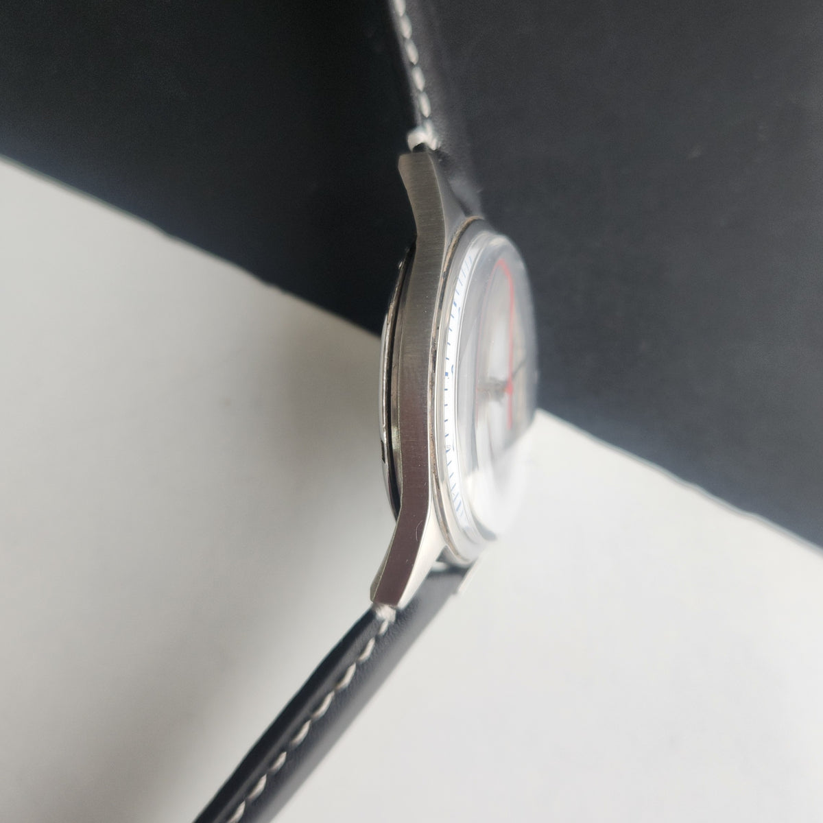 Vintage MOD HMT Janata Devanagari Hand Winding 17 Jewels White Face 35mm Silver Case Black Leather Strap Men's Wrist Watch G81