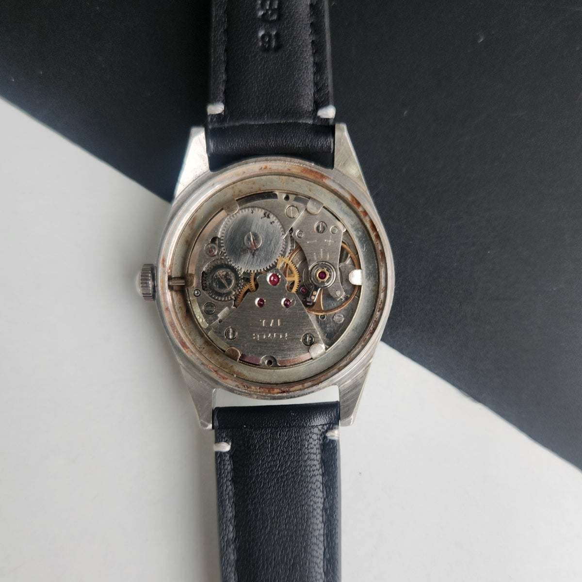 Vintage MOD HMT Janata Devanagari Hand Winding 17 Jewels White Face 35mm Silver Case Black Leather Strap Men's Wrist Watch G81