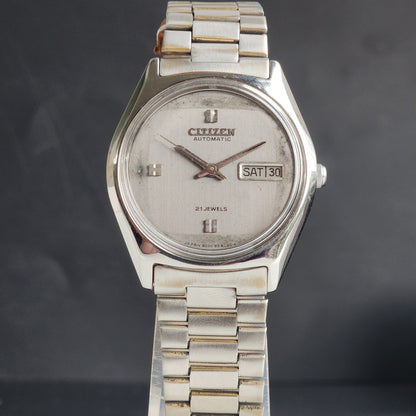 Vintage 1986 Original Citizen Automatic 8200 Grey Face 21 Jewels Day-Date Japanese Men's Wrist Watch ET07