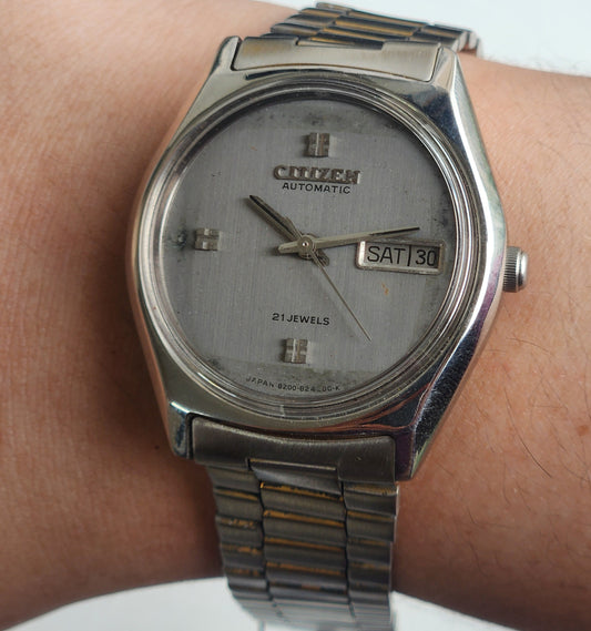 Vintage 1986 Original Citizen Automatic 8200 Grey Face 21 Jewels Day-Date Japanese Men's Wrist Watch ET07