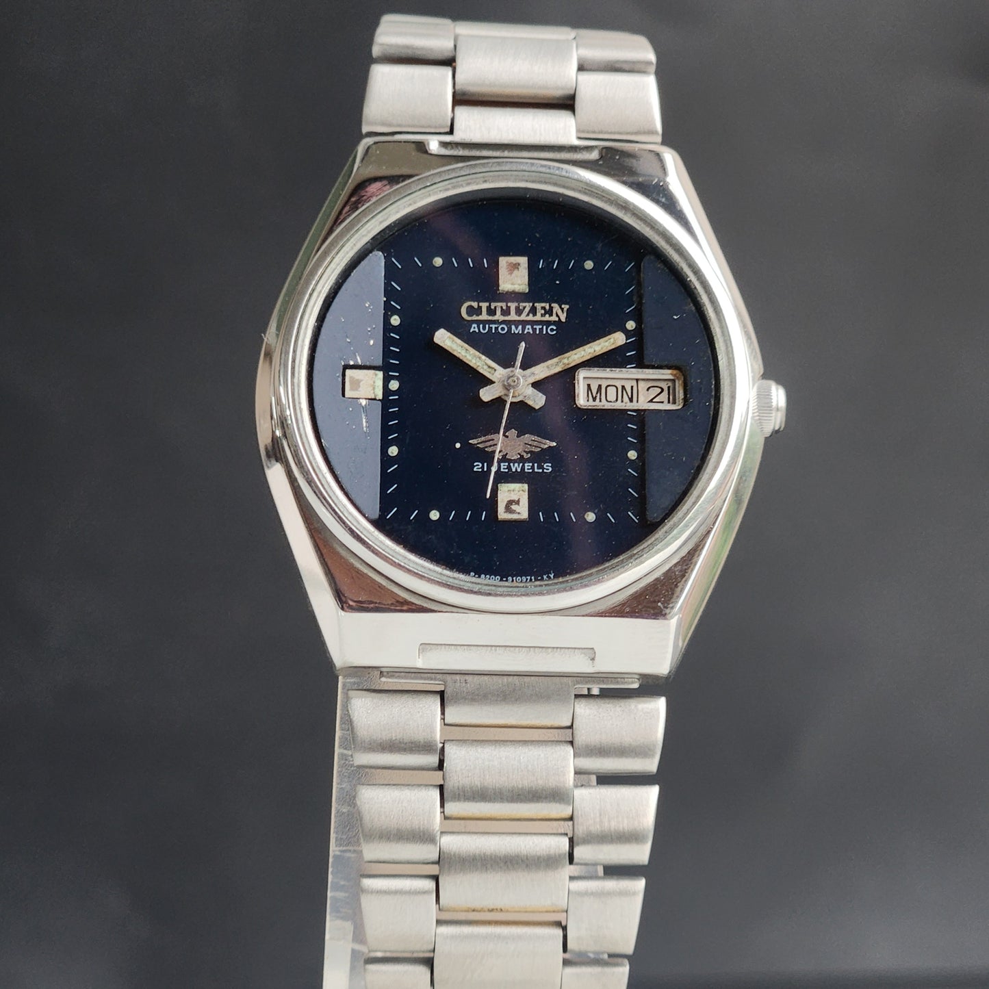 Vintage 1984 Original Citizen Automatic 8200 Blue Face 21 Jewels Day-Date Japanese Men's Wrist Watch ET09