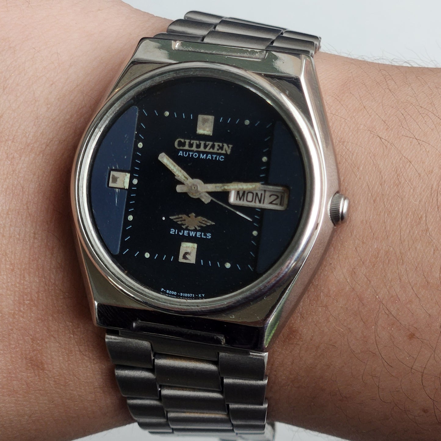 Vintage 1984 Original Citizen Automatic 8200 Blue Face 21 Jewels Day-Date Japanese Men's Wrist Watch ET09