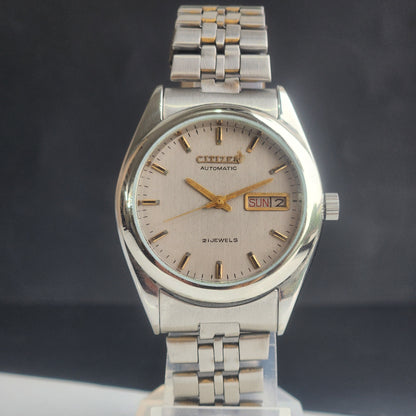 Vintage 1980 Original Citizen Automatic 8200 Grey Face 21 Jewels Day-Date Japanese Men's Wrist Watch ET15