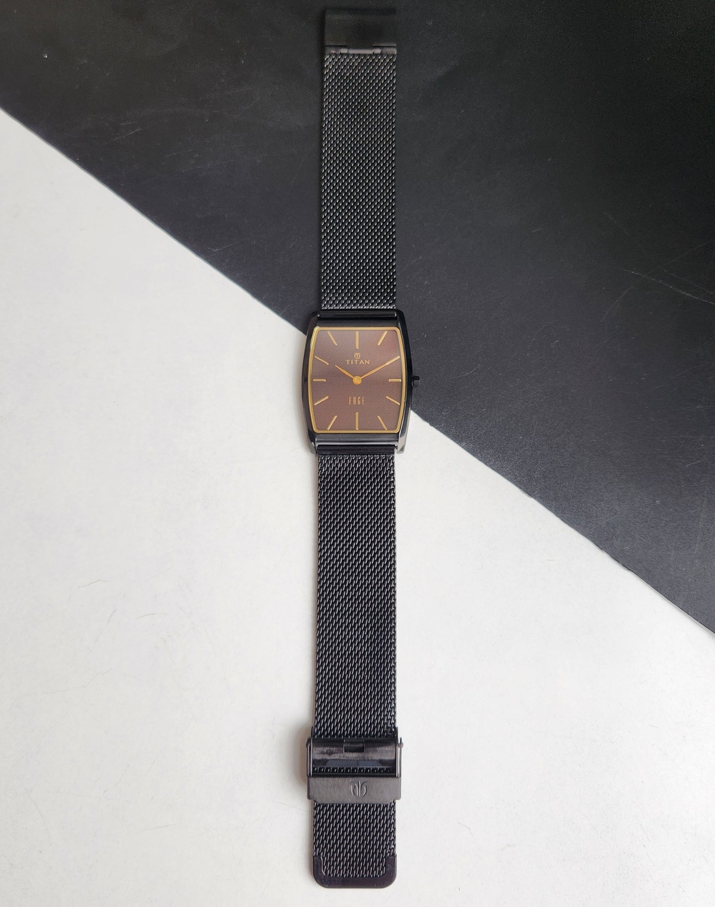 Original TITAN EDGE 1044YCE31 Barrel Brown Face 30MM Case Men's Watch G91