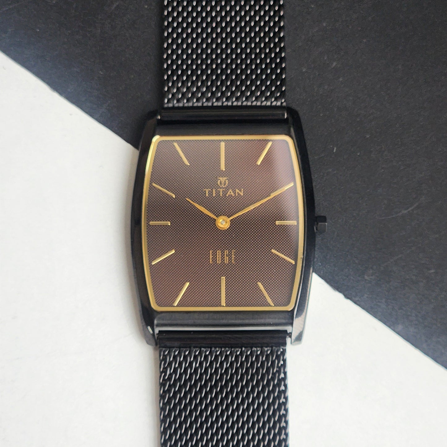 Original TITAN EDGE 1044YCE31 Barrel Brown Face 30MM Case Men's Watch G91
