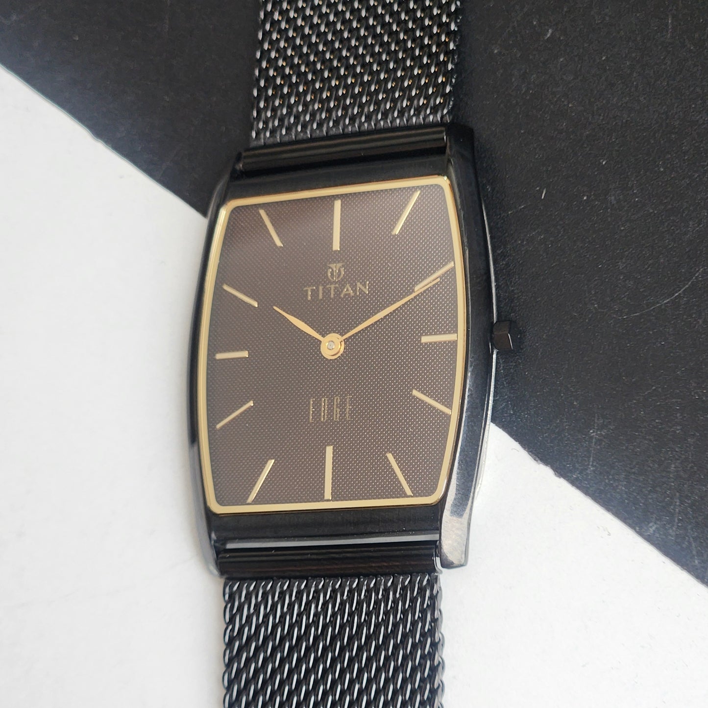 Original TITAN EDGE 1044YCE31 Barrel Brown Face 30MM Case Men's Watch G91
