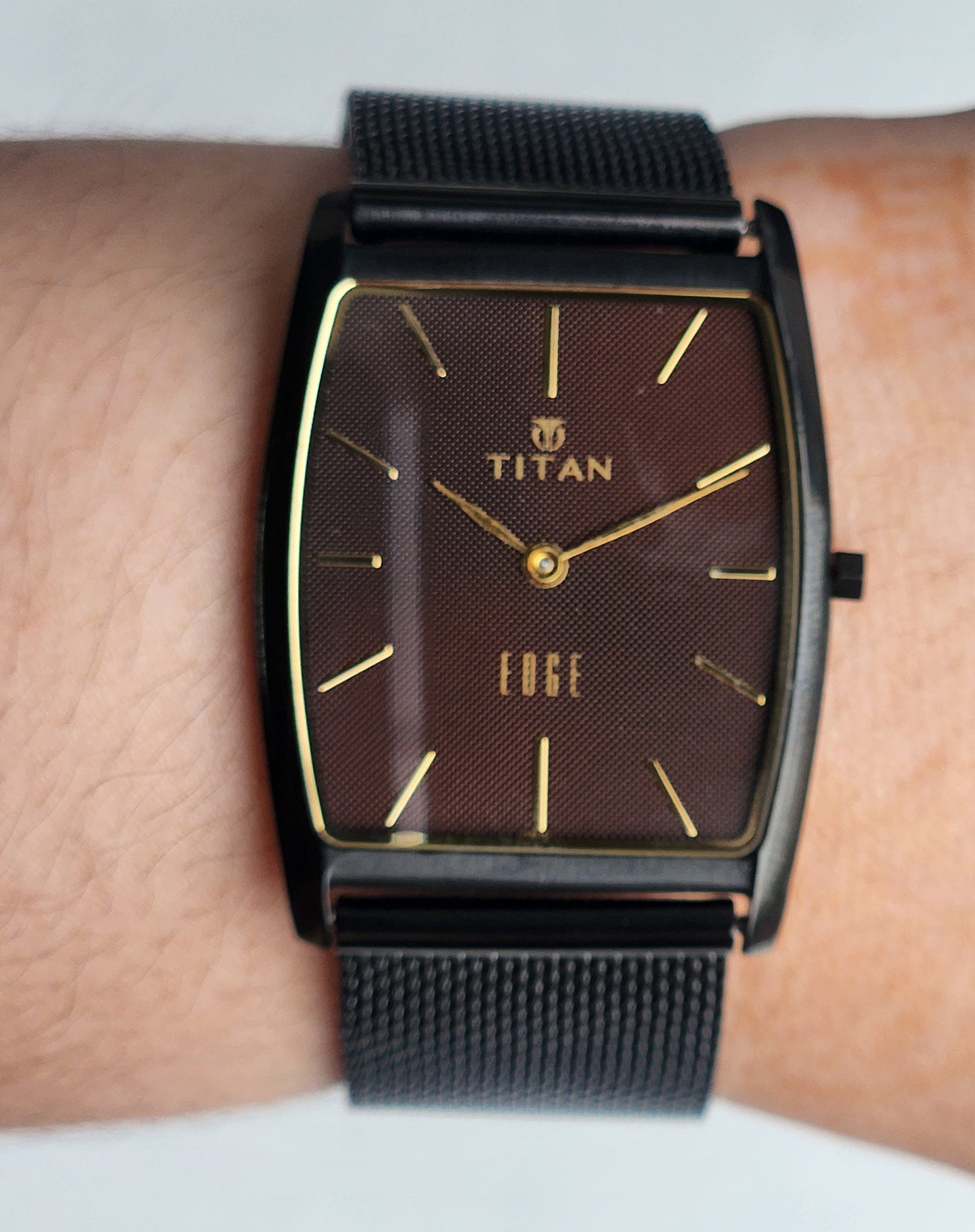 Original TITAN EDGE 1044YCE31 Barrel Brown Face 30MM Case Men's Watch G91