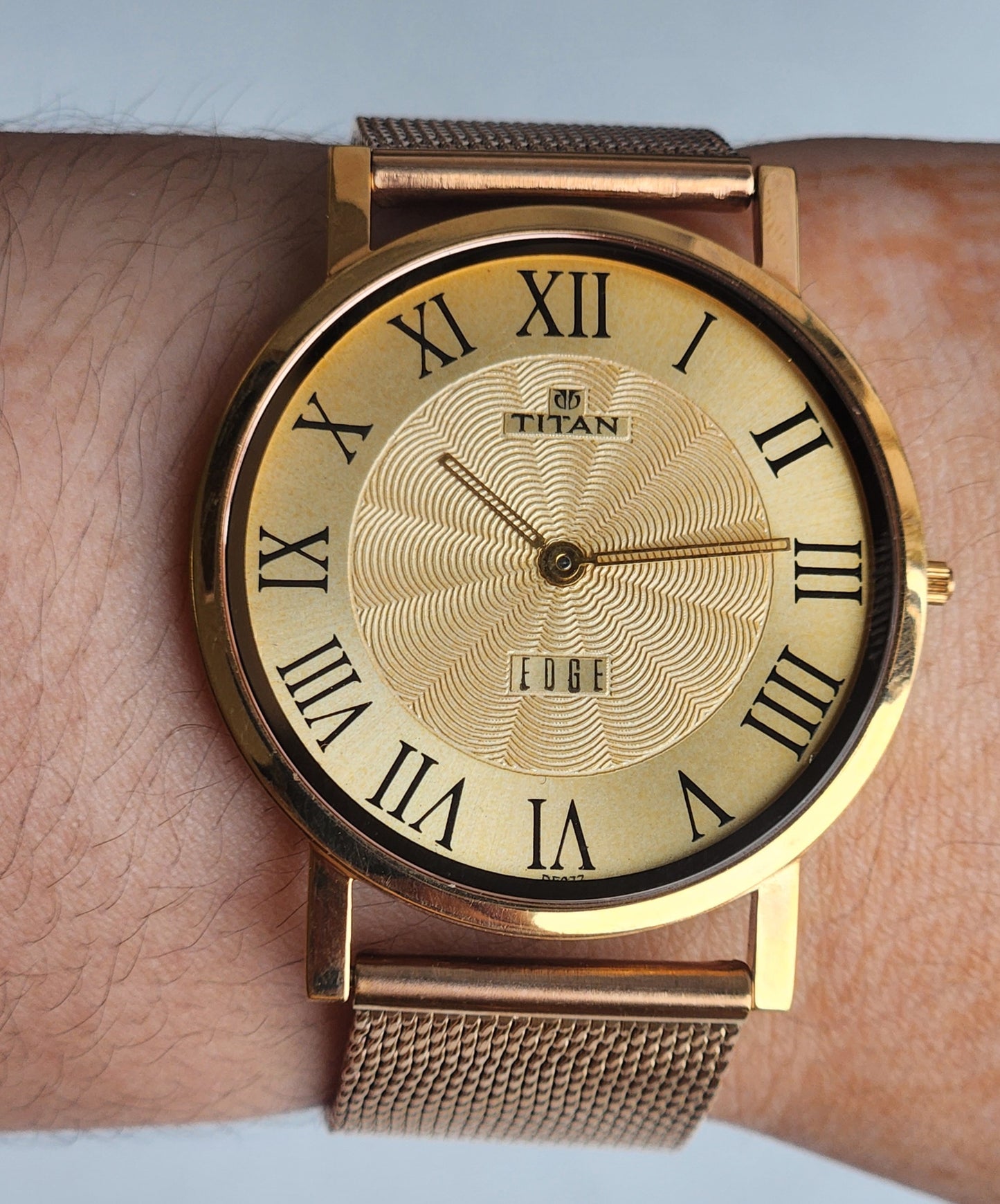 Original TITAN EDGE 159WAA34 Round Golden Face 38MM Case Men's Watch G93