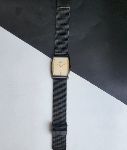 Original TITAN EDGE 1044YCE31 Barrel Off White Face 30MM Case Men's Watch G96