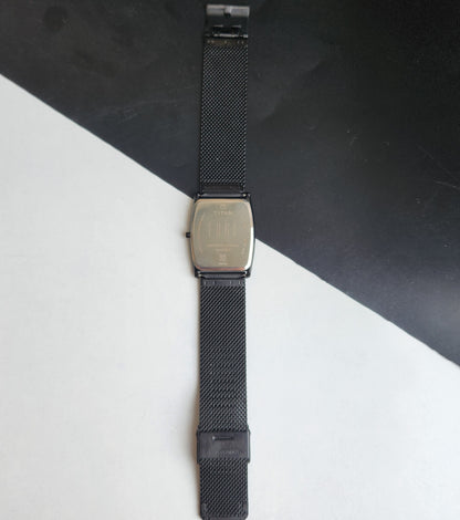 Original TITAN EDGE 1044YCE31 Barrel Off White Face 30MM Case Men's Watch G96