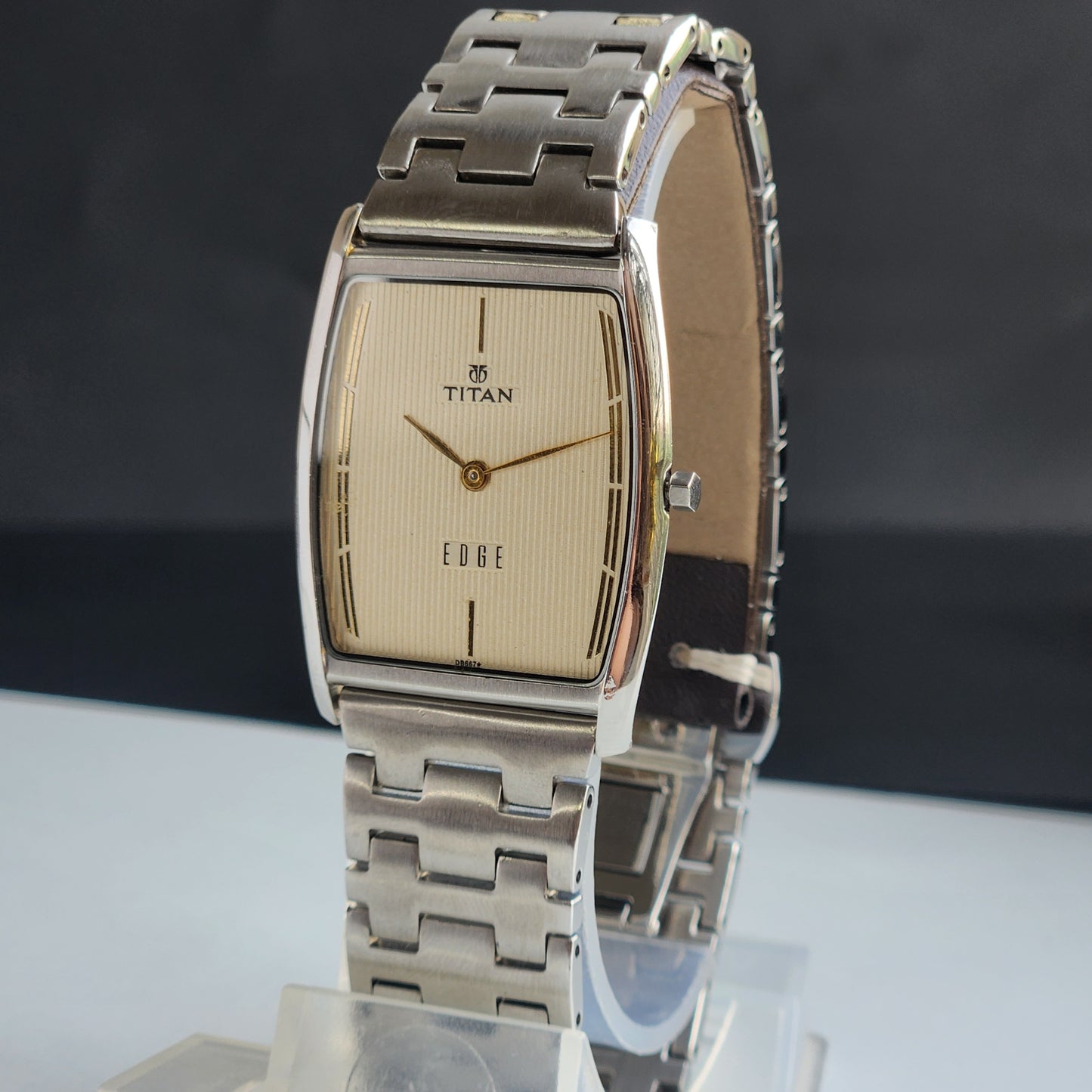 Original TITAN EDGE 1044YCE31 Barrel Off White Face 30MM Case Men's Watch H01