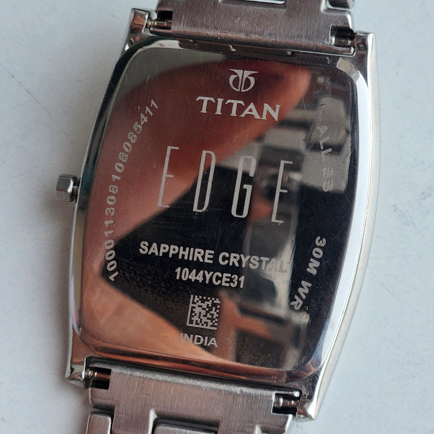 Original TITAN EDGE 1044YCE31 Barrel Off White Face 30MM Case Men's Watch H01