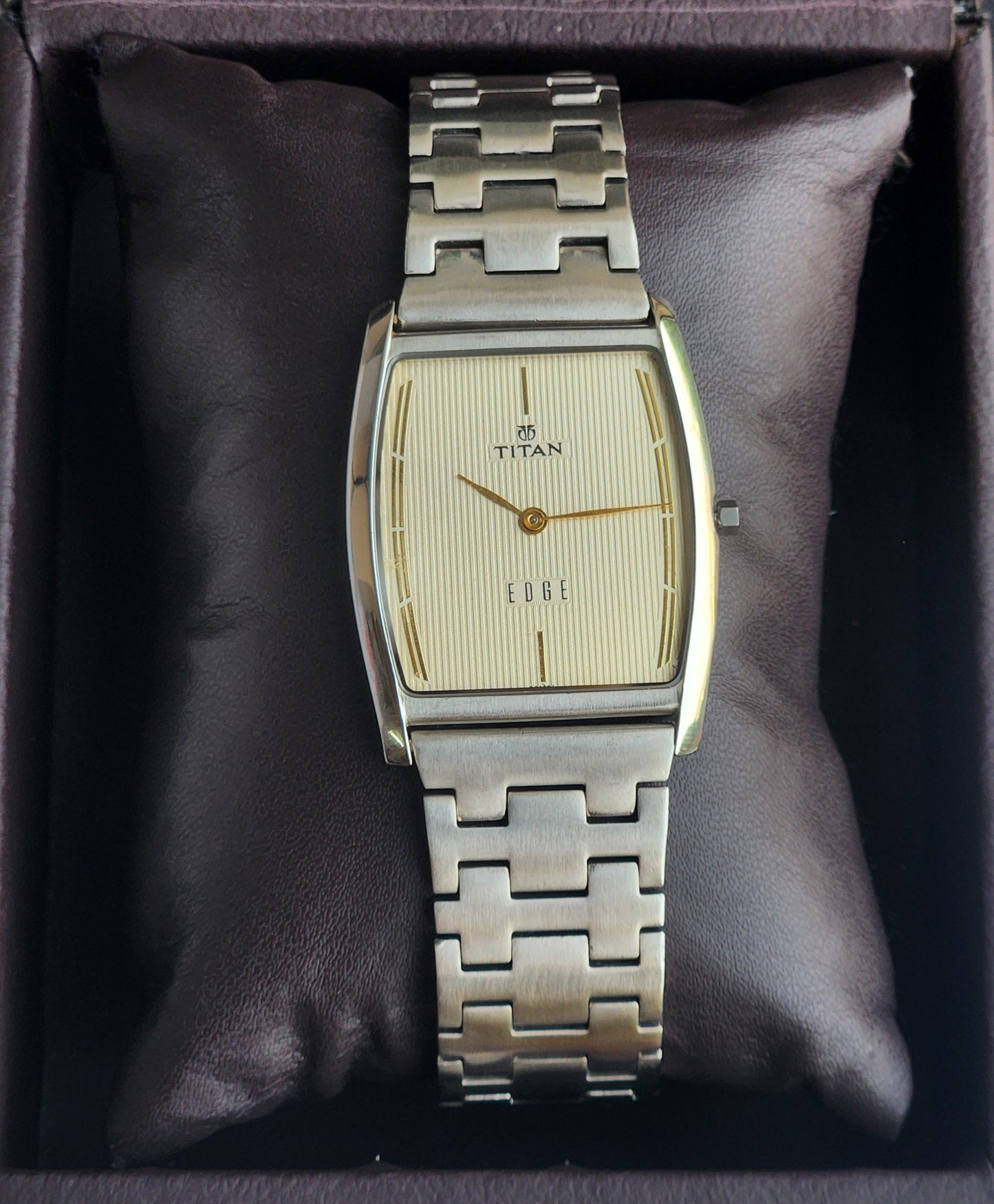 Original TITAN EDGE 1044YCE31 Barrel Off White Face 30MM Case Men's Watch H01