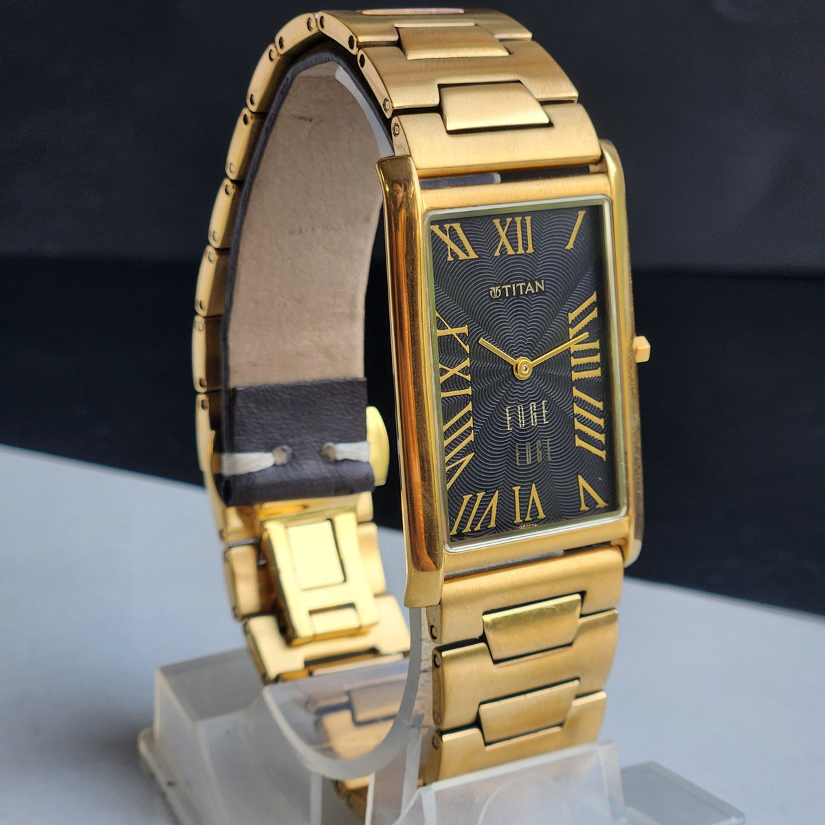 Original TITAN EDGE 1514YAA Rectangular Black Face 28MM Case Men's Watch H07