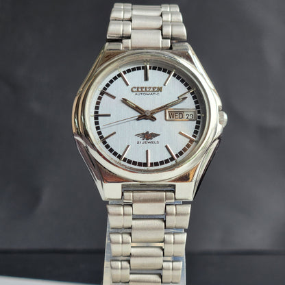 Vintage 1981 Original Citizen Automatic 8200 Grey Face 21 Jewels Day-Date Japanese Men's Wrist Watch ET22