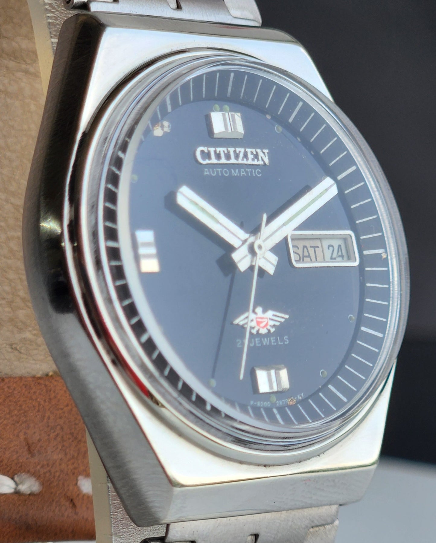 Vintage 1981 Original Citizen Automatic 8200 Black Face 21 Jewels Day-Date Japanese Men's Wrist Watch ET44