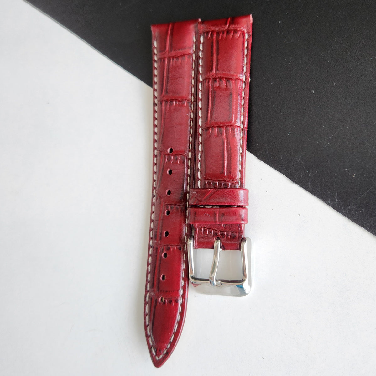 Vintage Mod Seiko 5 Automatic 17 Jewels Cal. 7009 Red Face Red Nato Leather Band Day-Date Men's Wrist Watch Sk