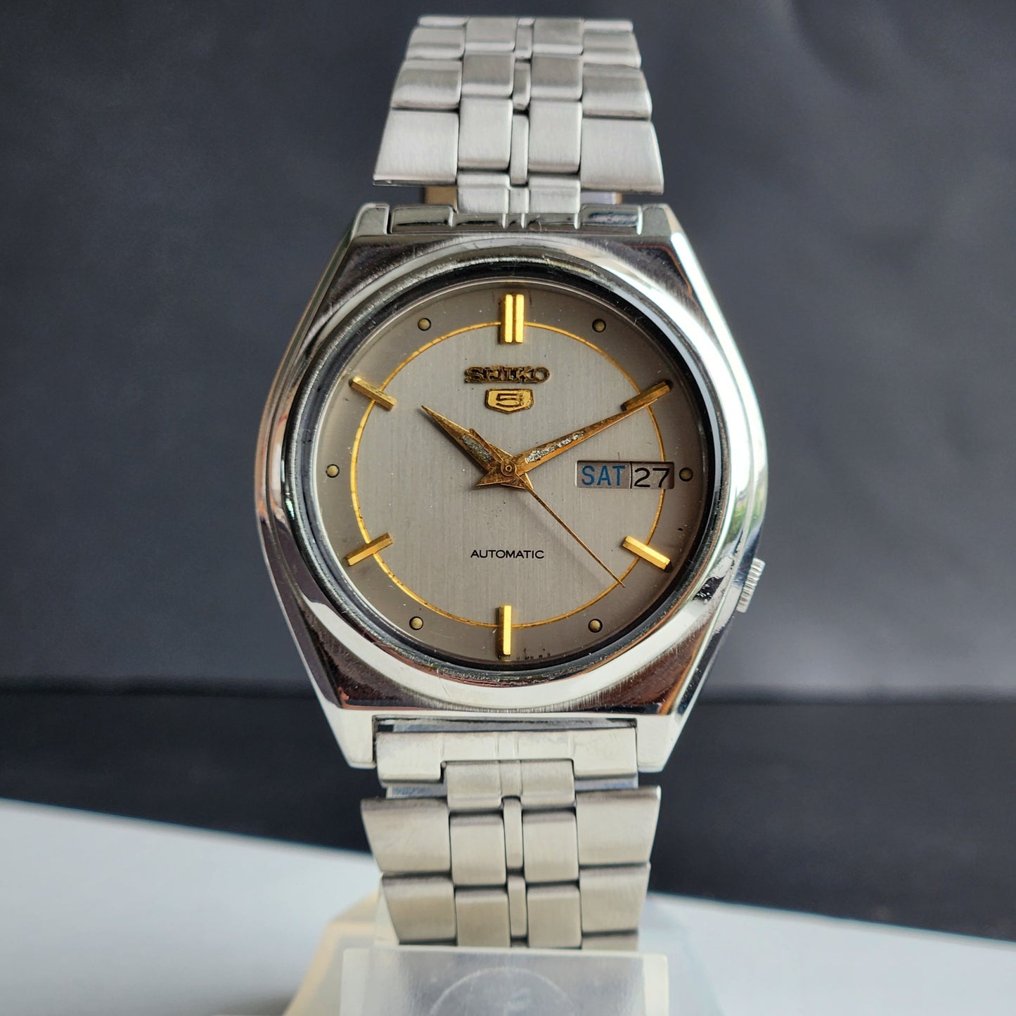 Vintage 1985 Original Seiko 5 Automatic 7009-876A Grey Face 17 Jewels Day-Date Japanese Men's Wrist Watch ET46