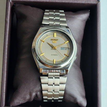 Vintage 1985 Original Seiko 5 Automatic 7009-876A Grey Face 17 Jewels Day-Date Japanese Men's Wrist Watch ET46