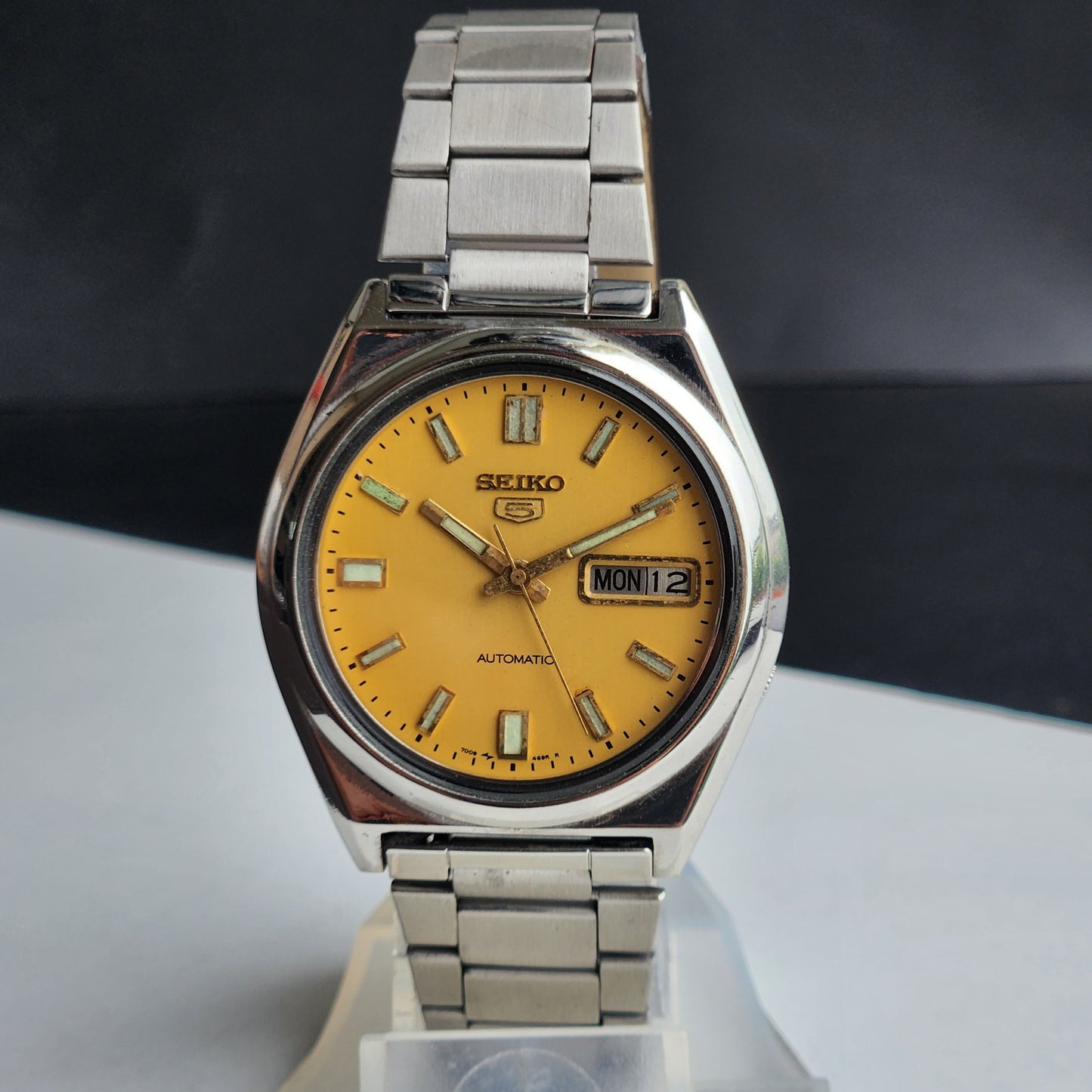 Vintage 1980 Original Seiko 5 Automatic 7009-876A Golden Face 17 Jewels Day-Date Japanese Men's Wrist Watch ET48