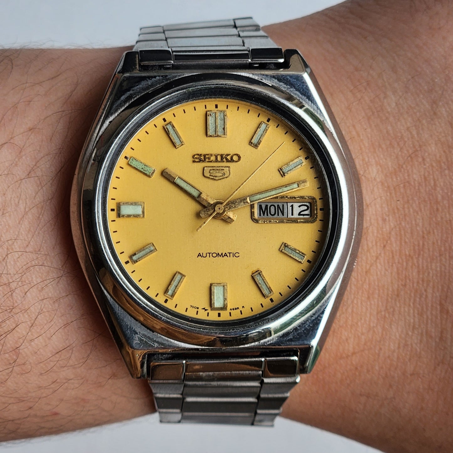 Vintage 1980 Original Seiko 5 Automatic 7009-876A Golden Face 17 Jewels Day-Date Japanese Men's Wrist Watch ET48