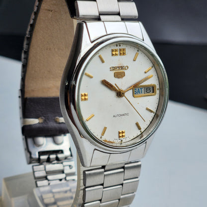 Vintage 1995 Original Seiko 5 Automatic 7009-8920 White Face 17 Jewels Day-Date Japanese Men's Wrist Watch ET49