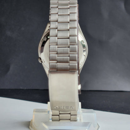 Vintage 1995 Original Seiko 5 Automatic 7009-8920 White Face 17 Jewels Day-Date Japanese Men's Wrist Watch ET49