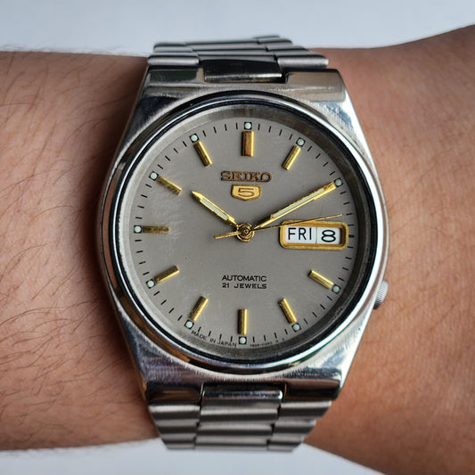 Vintage 1996 Original Seiko 5 Automatic 7S26-3160 Grey Face 21 Jewels Day-Date Japanese Men's Wrist Watch ET52