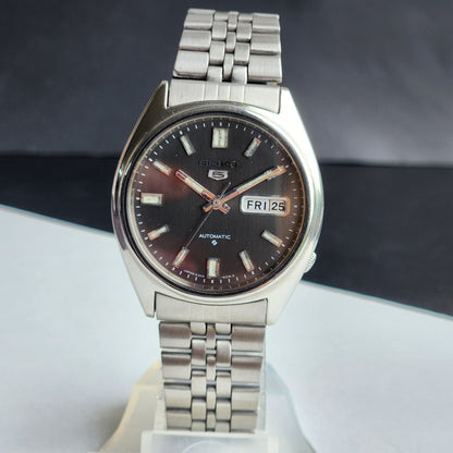 Vintage 1982 Original Seiko 5 Automatic 6309-8840 Black Face 17 Jewels Day-Date Japanese Men's Wrist Watch ET53
