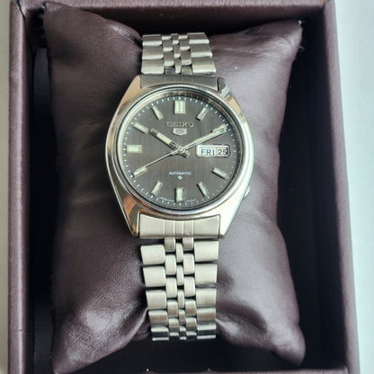 Vintage 1982 Original Seiko 5 Automatic 6309-8840 Black Face 17 Jewels Day-Date Japanese Men's Wrist Watch ET53