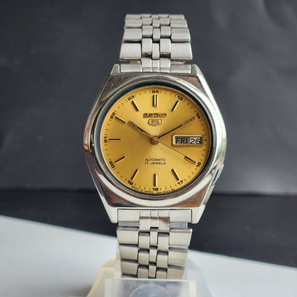 Vintage 1982 Original Seiko 5 Automatic 7009-3181 Golden Face 17 Jewels Day-Date Japanese Men's Wrist Watch ET55