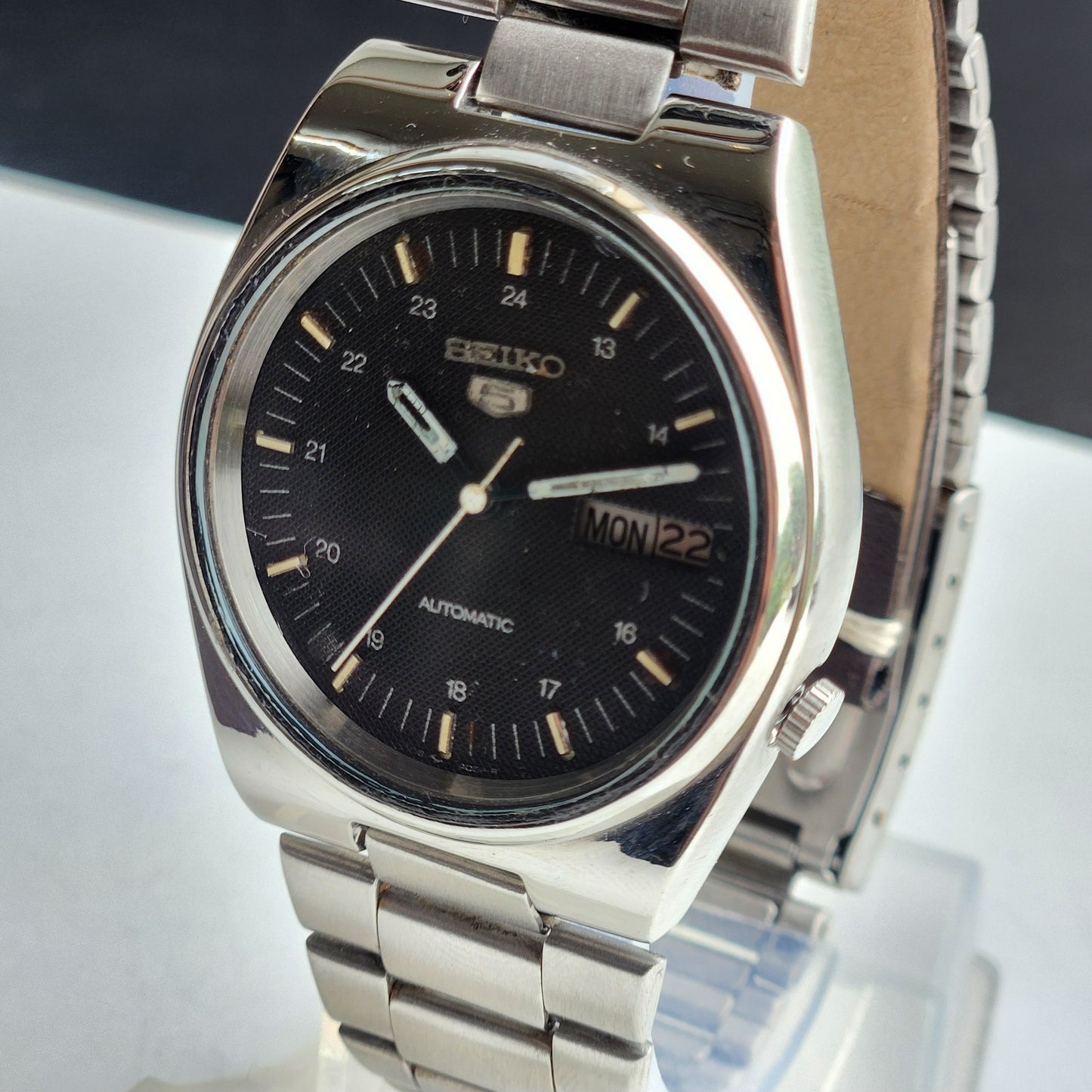 Vintage 1983 Original Seiko 5 Automatic 7009-3131 Black Face 17 Jewels Day-Date Japanese Men's Wrist Watch ET56
