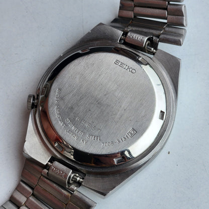 Vintage 1983 Original Seiko 5 Automatic 7009-3131 Black Face 17 Jewels Day-Date Japanese Men's Wrist Watch ET56