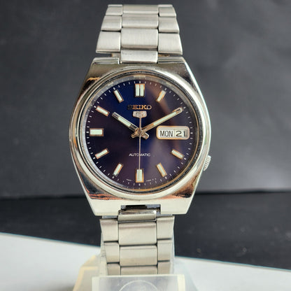 Vintage 1996 Original Seiko 5 Automatic 7S26-3040 Blue Face 21 Jewels Day-Date Japanese Men's Wrist Watch ET57
