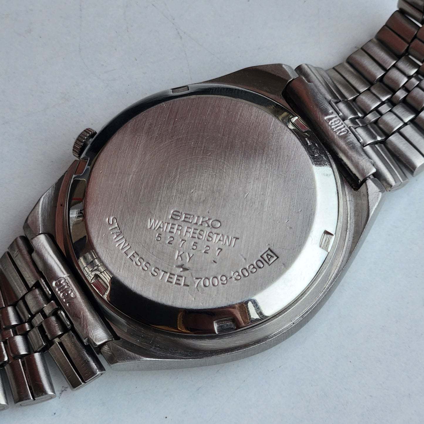 Vintage 1985 Original Seiko 5 Automatic 7009-3030 Grey Face 17 Jewels Day-Date Japanese Men's Wrist Watch ET58