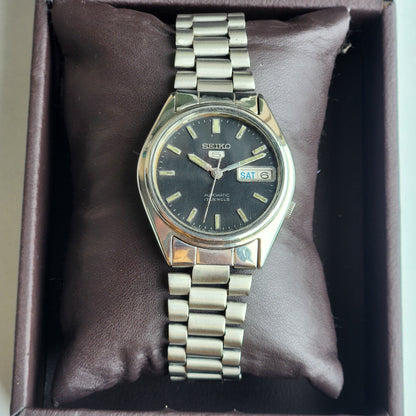 Vintage 1980 Original Seiko 5 Automatic 7009-6001 Black Face 17 Jewels Day-Date Japanese Men's Wrist Watch ET60