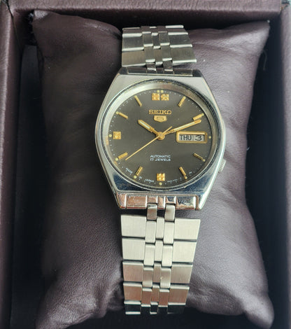 Vintage 1979 Original Seiko 5 Automatic 7009-821J Grey Face 17 Jewels Day-Date Japanese Men's Wrist Watch ET64