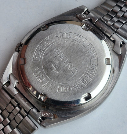 Vintage 1985 Original Seiko 5 Automatic 7009-8330 Black Face 17 Jewels Day-Date Japanese Men's Wrist Watch ET65