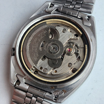 Vintage 1985 Original Seiko 5 Automatic 7009-8330 Black Face 17 Jewels Day-Date Japanese Men's Wrist Watch ET65