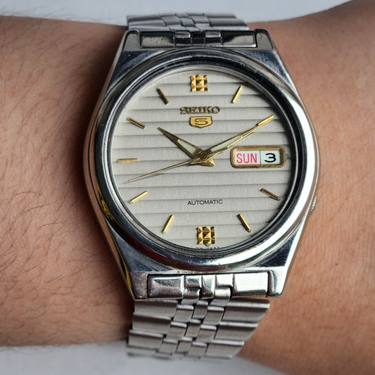 Vintage 1996 Original Seiko 5 Automatic 7S26-3040 Grey Face 21 Jewels Day-Date Japanese Men's Wrist Watch ET66