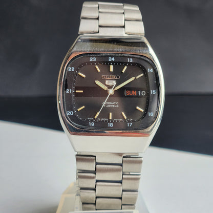 Vintage 1981 Original Seiko 5 Automatic 7009-205J Black Face 17 Jewels Day-Date Japanese Men's Wrist Watch ET67