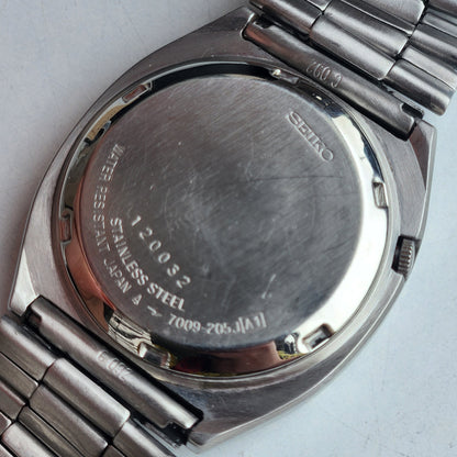 Vintage 1981 Original Seiko 5 Automatic 7009-205J Black Face 17 Jewels Day-Date Japanese Men's Wrist Watch ET67
