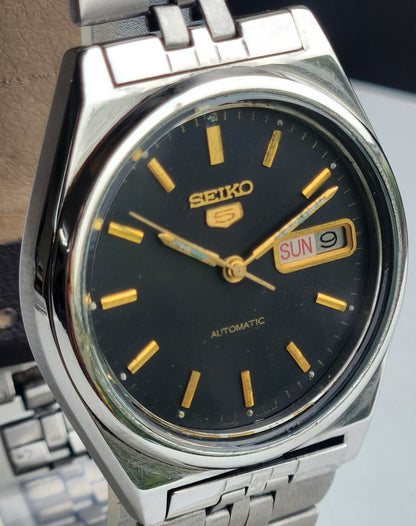 Vintage 1976 Original Seiko 5 Automatic 7009-3071 Black Face 17 Jewels Day-Date Japanese Men's Wrist Watch ET72