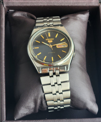 Vintage 1976 Original Seiko 5 Automatic 7009-3071 Black Face 17 Jewels Day-Date Japanese Men's Wrist Watch ET72